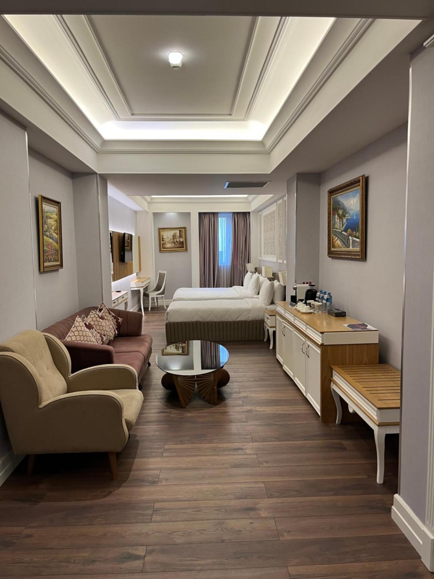 Theatrum Hotel Баку Екстериор снимка
