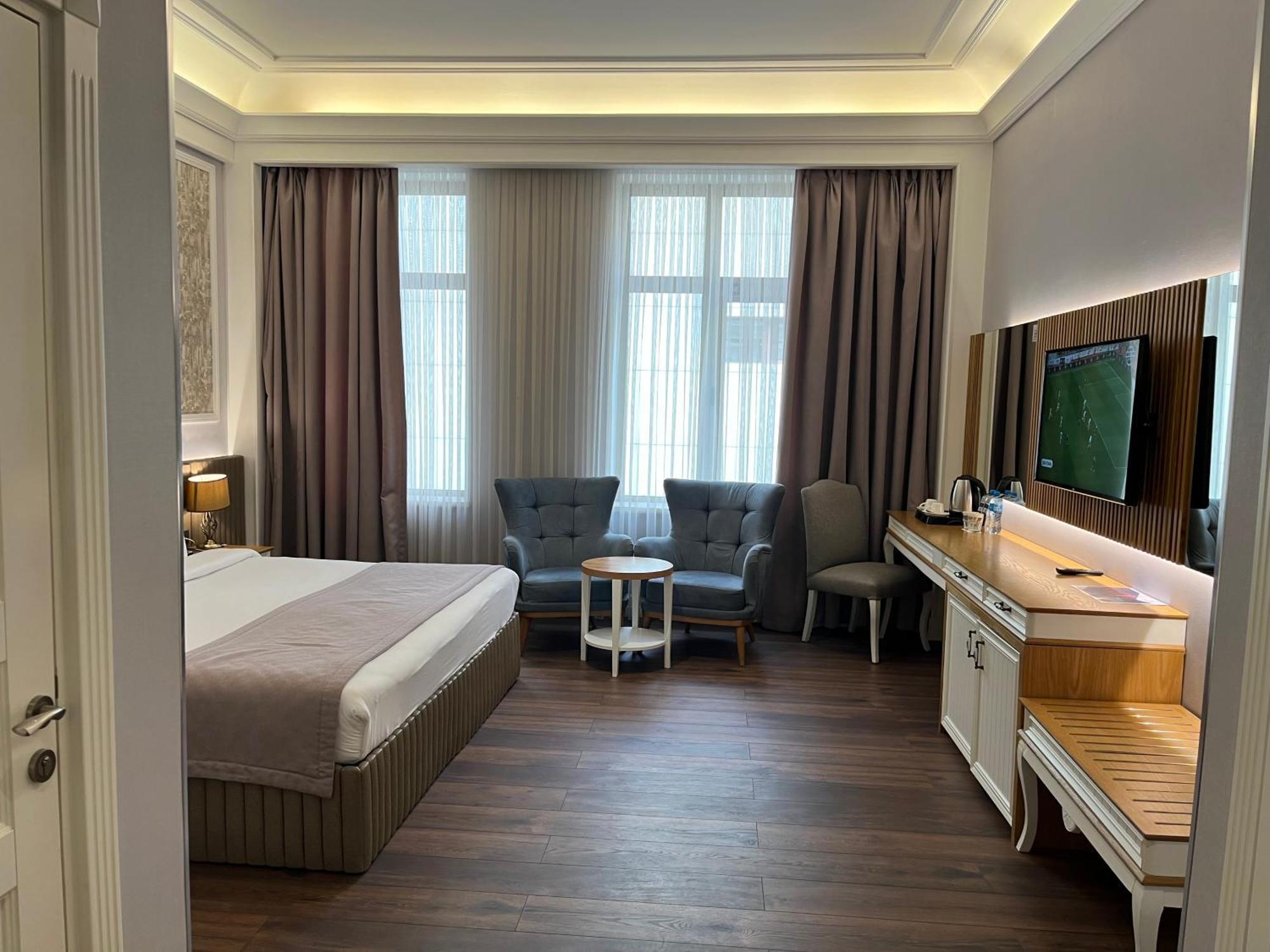 Theatrum Hotel Баку Екстериор снимка